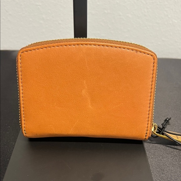 Margot New York |  “Gina” Leather Compact Wallet - Picture 8 of 12